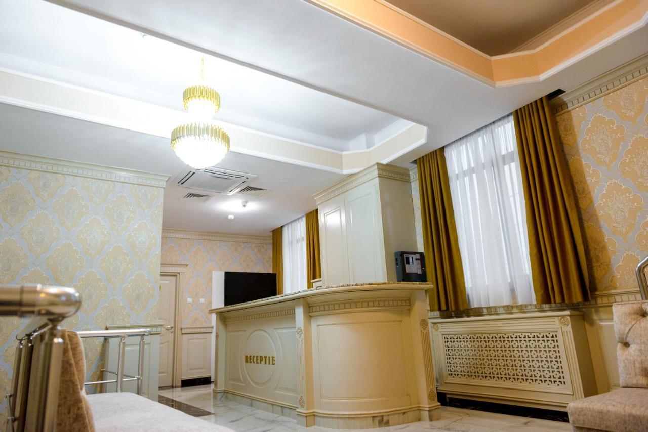 Отель Little Orient Брэила Экстерьер фото